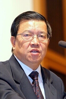 龙永图